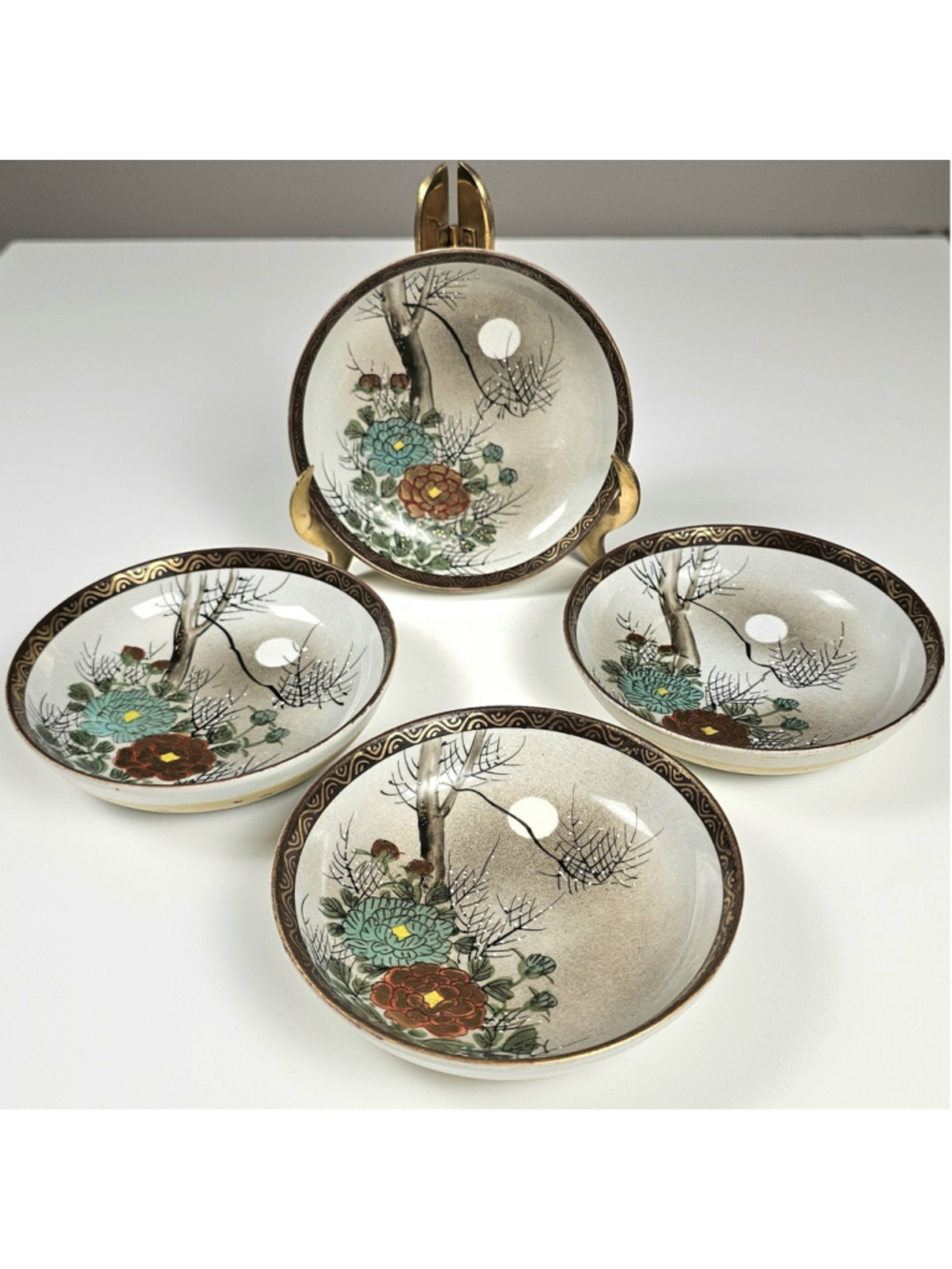 Antique Japanese Kutani Porcelain Bowls Set of 4 Hand Painted Meiji Taisho 4.75"